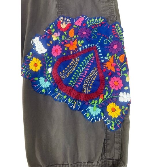 Upcycled Embroidered Patchwork Cargo Shorts BOHO Art Deco Gaudy Chic Women SZ 11 - Picture 2 of 15